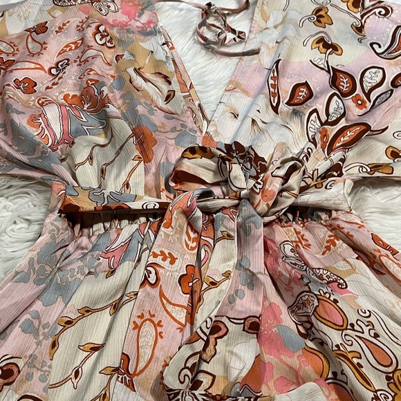 Aakaa Deep V Front and Deep V Back Balloon Sleeve Tie Back Paisley Mini Dress - Picture 9 of 16